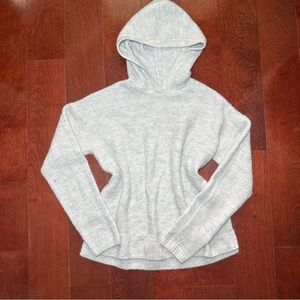 Old Navy Light Gray Knit Sweater